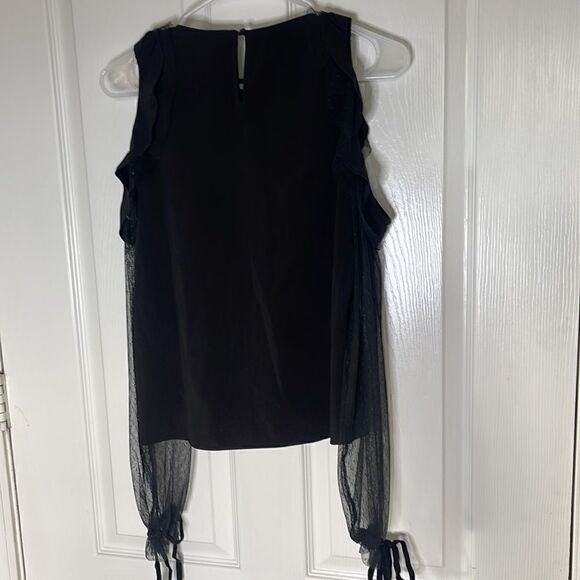 Amaryllis Black Lace Cold Shoulder Top size xs - Picture 6 of 6